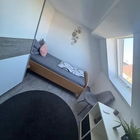 Apartment Family & Work *